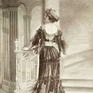 Meet your Posher, Leelee